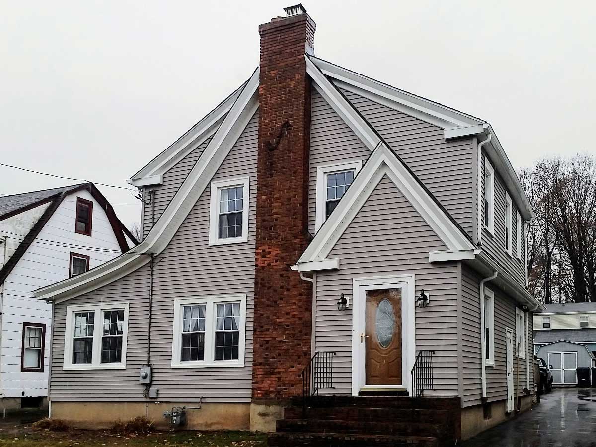 Vinyl siding project — Connecticut home exterior